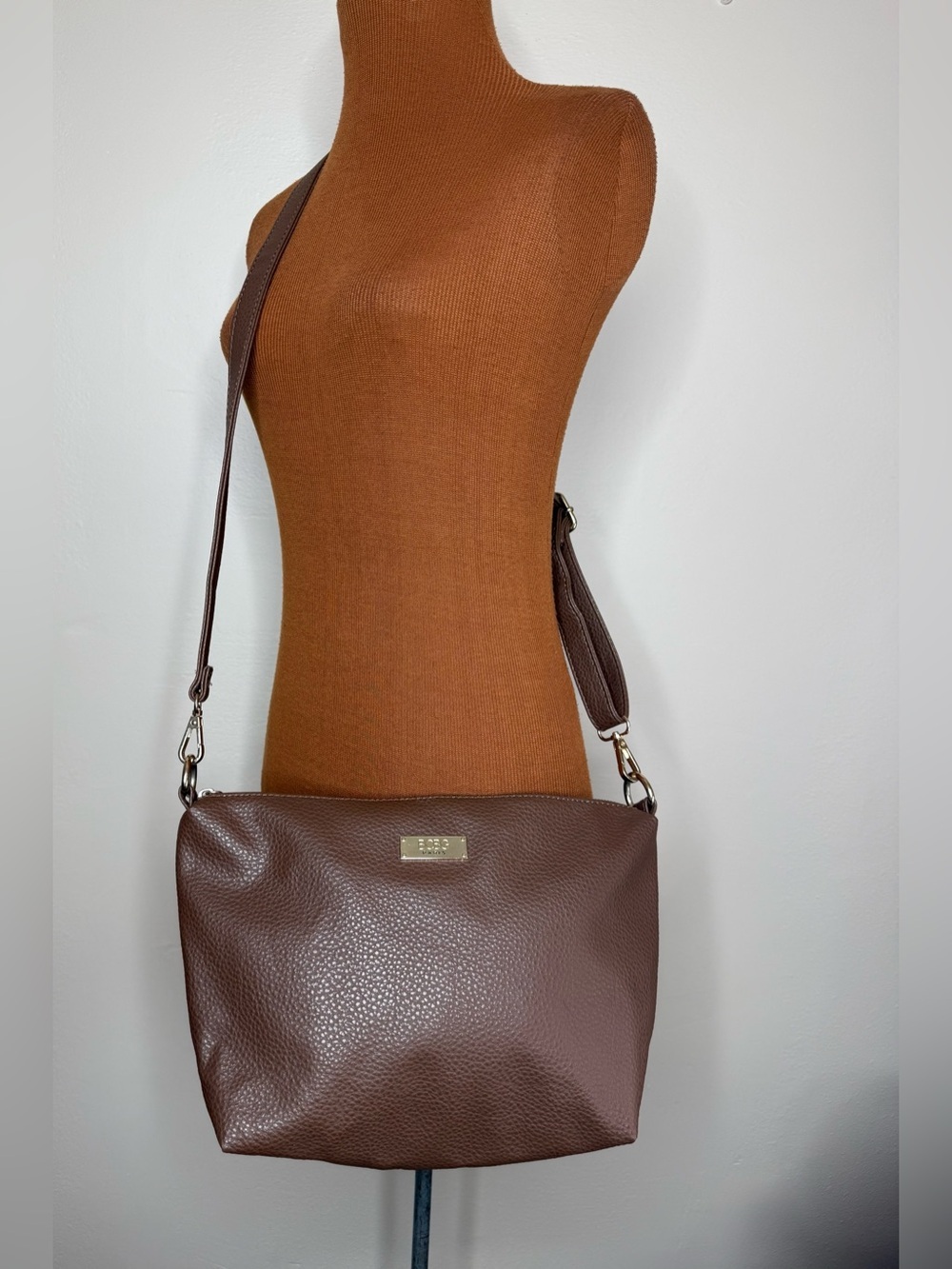BCBG PARIS Brown Pebbled Crossbody Bag Zipper